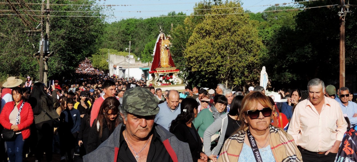 FotoRevista / Convocatoria / En el dia de la Virgen de Jorge Vargas